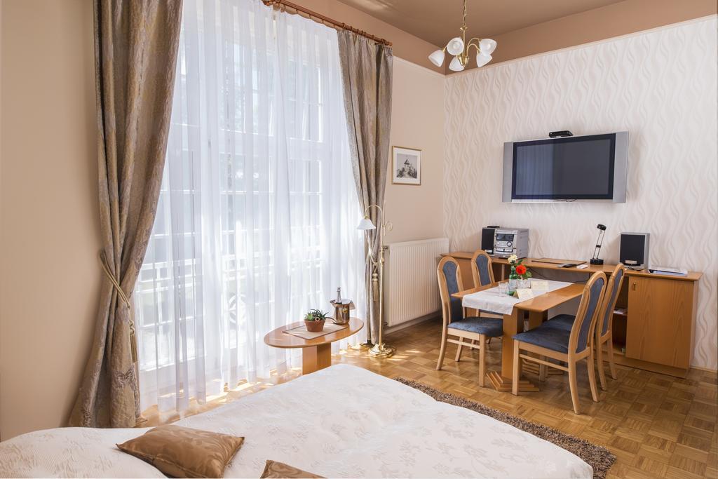 Apartment Vila Golf 로가스카슬라티나 외부 사진